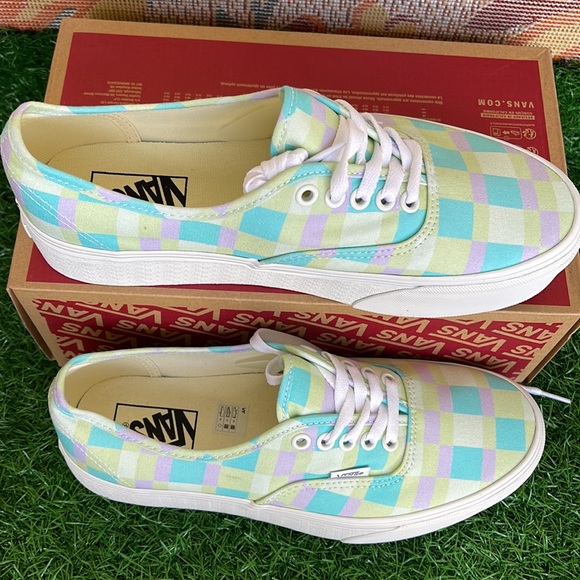 Vans WMNS Authentic Stacked
Pastel Picnic Mixed Plaid
VN0A5KXXPPS
Platfo… - Picture 3 of 16
